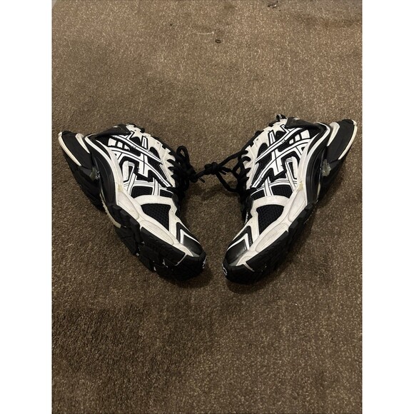 Size 10 - Balenciaga Runner Sneaker Black White main image 4